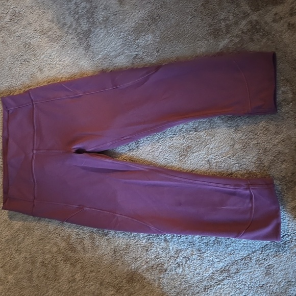 Lululemon Crop Purple Leggings Size 6 - Picture 2 of 5